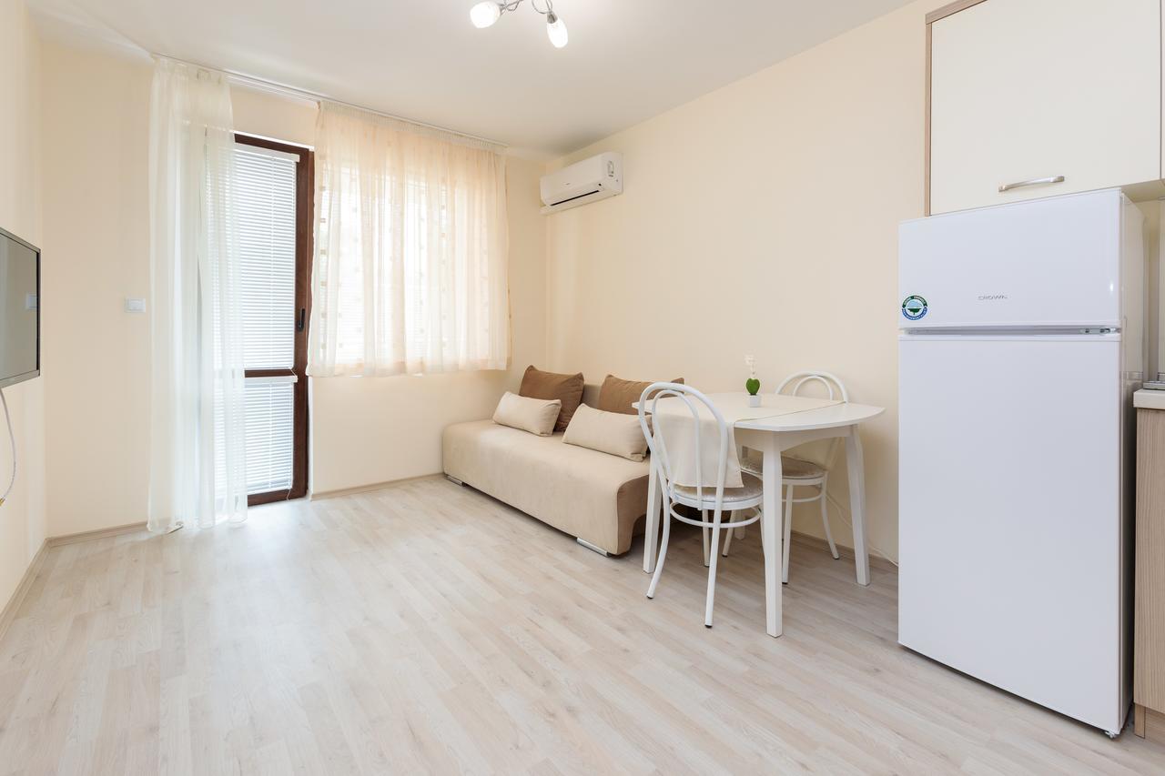 Helios Luxury Apartments Приморско Экстерьер фото